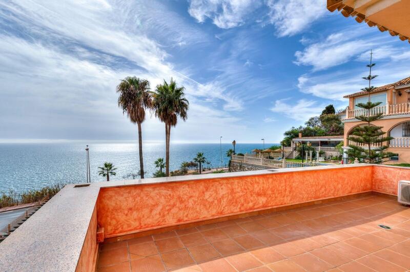 Villa for sale in Benalmadena, Málaga