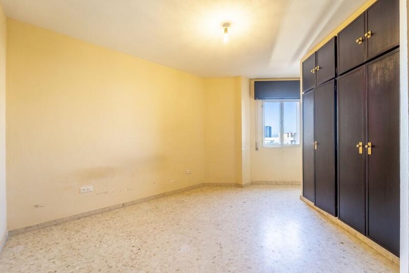 5 bedroom Apartment for sale