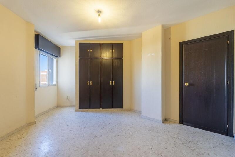 5 bedroom Apartment for sale