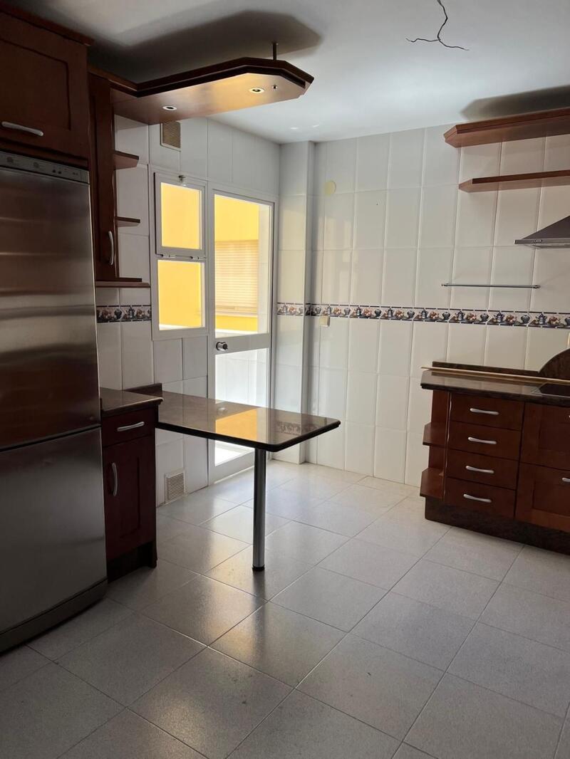 3 bedroom Apartment for sale