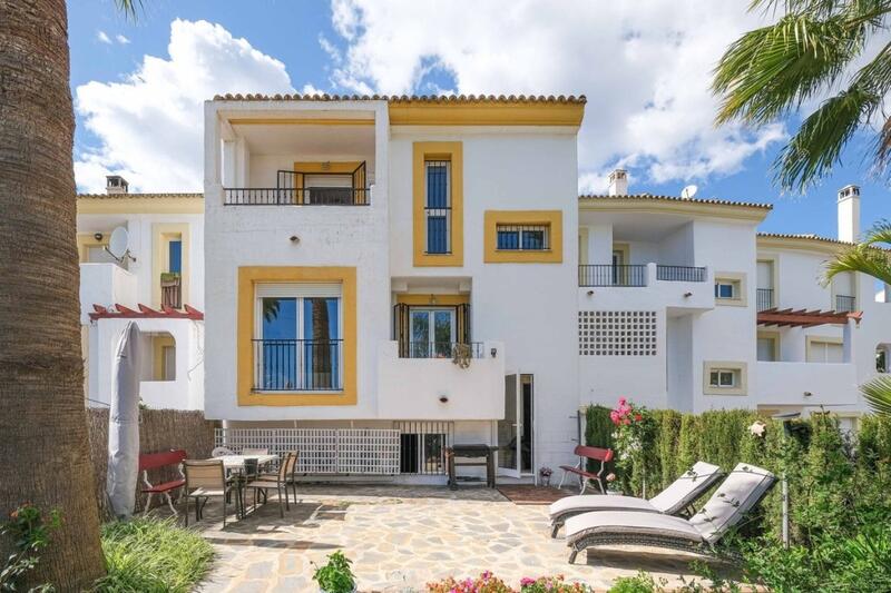 Townhouse for sale in Riviera del Sol, Málaga