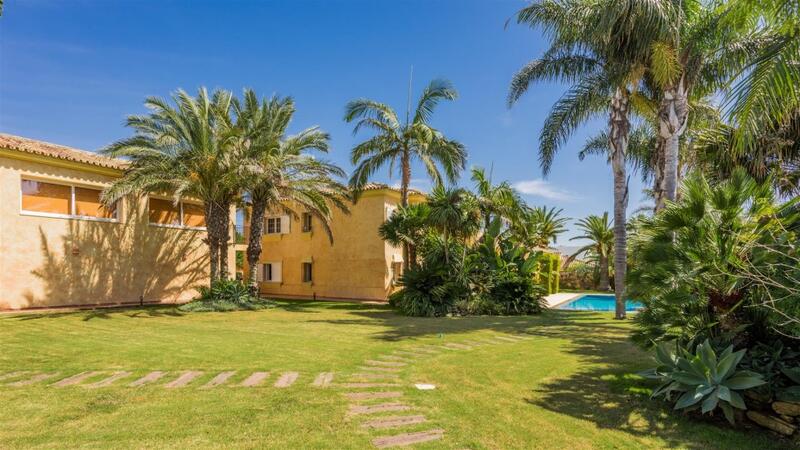 6 bedroom Villa for sale