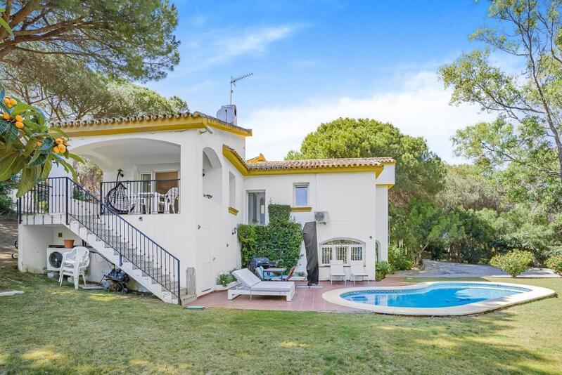 Villa til salgs i Calahonda, Málaga