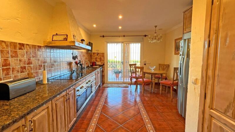 3 bedroom Country House for sale