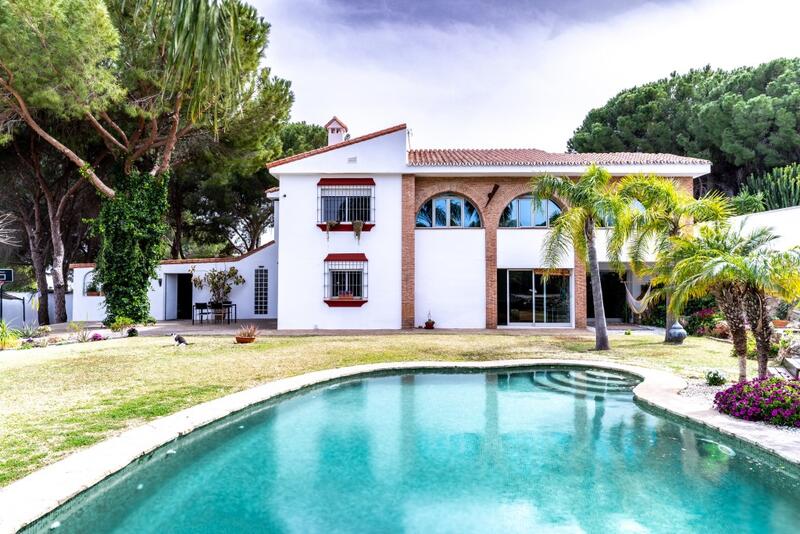 Villa for sale in Alhaurin de la Torre, Málaga