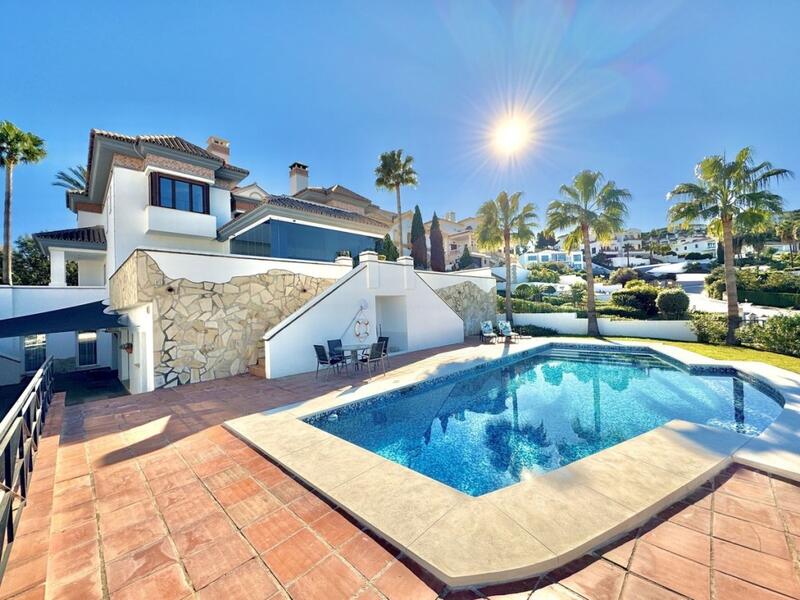 Villa for sale in La Cala de Mijas, Málaga