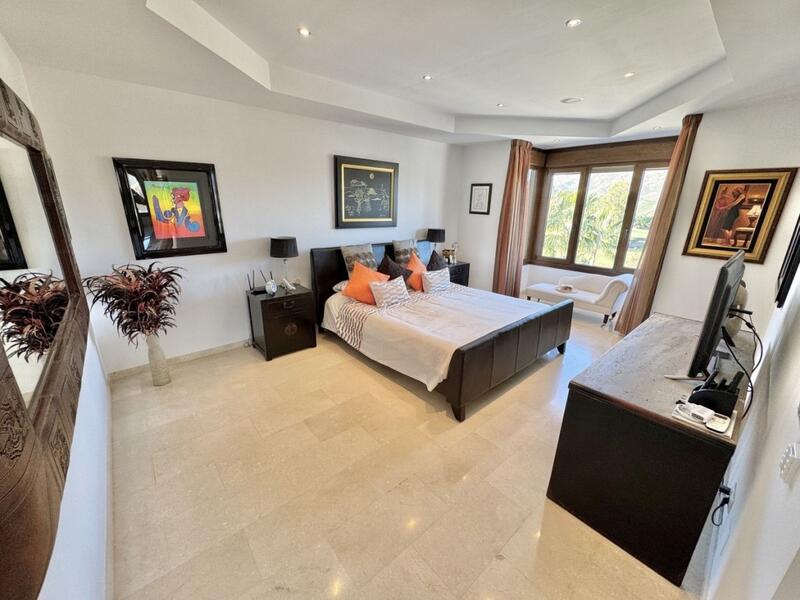 5 bedroom Villa for sale