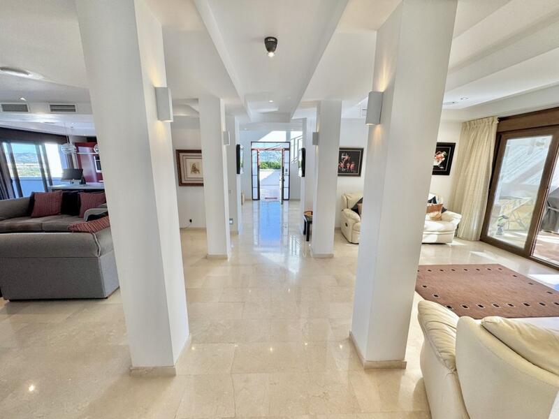 5 bedroom Villa for sale