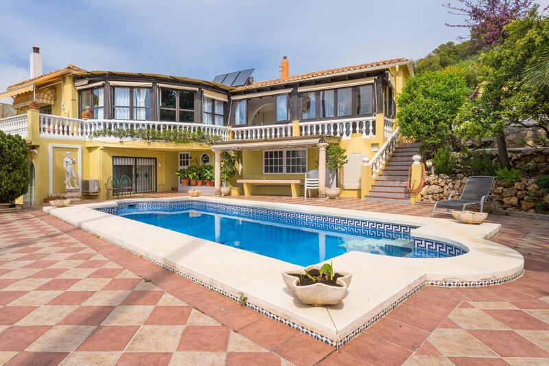 Villa for sale in Mijas, Málaga